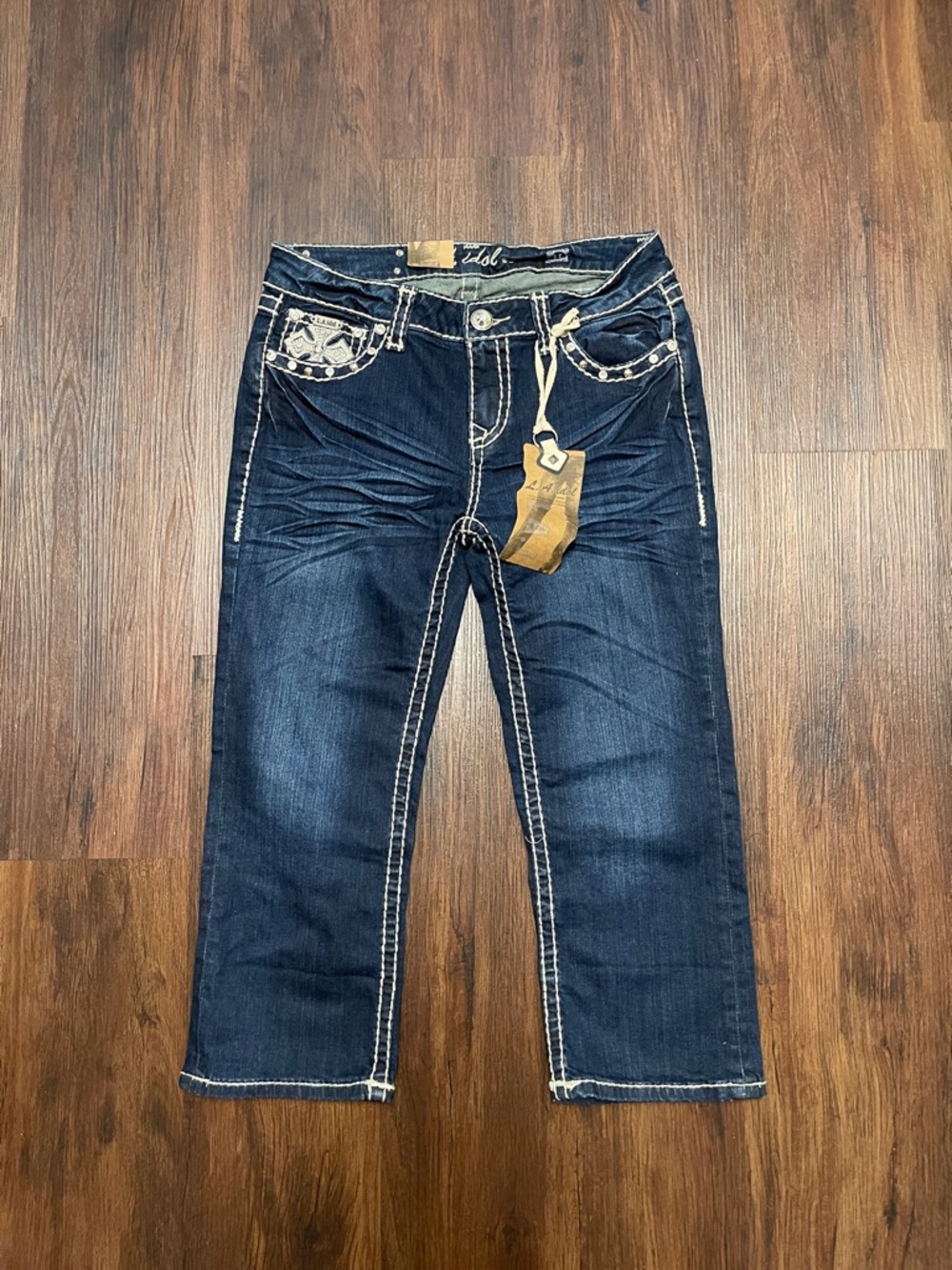 NWT L.A. Idol Embellished Dark Wash Capri Jeans with Contrast Stitching 30”-Y2K